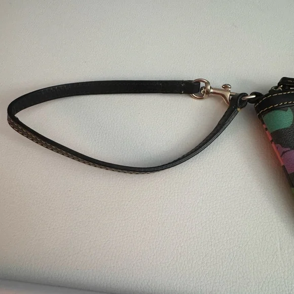 Dooney & Bourke wonder ducks wristlet - Picture 12 of 12